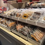 ラトリエ ドゥ ジョエル・ロブション - 焼き菓子もたくさん。