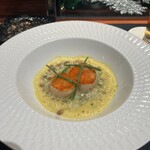 ラトリエ ドゥ ジョエル・ロブション - 温前菜　ホタテ貝➕1500円。
