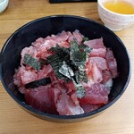 新竹三楽 - 生マグロ丼