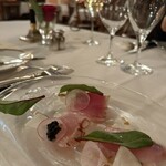 デ アドミラル - 長崎産のブリの炙り　大根とキャビアを添えて　焦がしネギ　白醤油のエミュルション