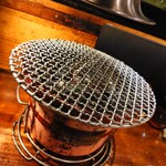 炭火焼肉 ホルモン にく式 - 七輪