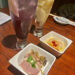 路地裏のサルヴァ通る - 付き出しも2人分違う種類で◎