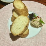 路地裏のサルヴァ通る - レバーパテとブルーベリージャムが最高にマッチ！