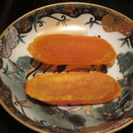 日本料理 晴山 - 自家製カラスミは上は蒸した物、下は炙った物。もちろんどちらも素晴らしい。