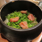 日本料理 晴山 - せりと明太子の炊き込みご飯です。