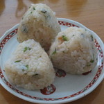 日本料理 晴山 - 炊き込みご飯のおにぎり。ごちそうさまでした。