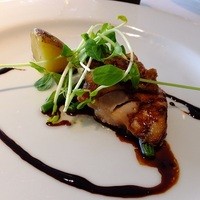 IL PINOLO 梅田 - 鶏もも肉のアッロースト　黒糖と熟成バルサミコのエッセンツァ