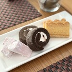 The Living Room with SKY BAR - ・茶菓子3点