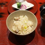 오오타니 - 海老芋と山えのき茸の赤だし 香物：きゅうりぬか漬け、紅しぐれ大根、生姜朝漬け、今市かぶの千枚漬け