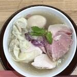 手打ち正麺 Hachimitsu - 特製白だししなそば1250円