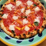 肉と石釜ピザのイタリアン Pizzacozou - マルゲリータ