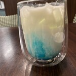スープカレー 匙と香 - かき混ぜると、だんだん色変
