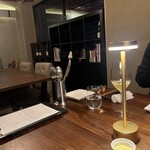 上六ワイン - 店内の様子。ゆっくり出来ます。