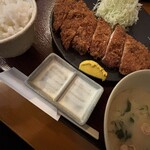 とんかつ専門店 恵庭屋 - 