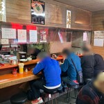 龍王 - カウンター◎ 昭和感覚の店内は落ち着く！