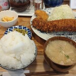 吉平 - おおもりご飯（400円）と味噌汁（200円）