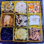 道乃来 - 二の重　縁起を担ぐお祝いのお節　全て手作り
                                　　　　　の味付けが上品な味付けで超美味◎