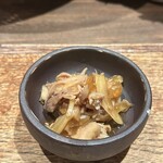 鳥茂 - ①ガツ（胃袋）と玉ねぎの生姜醤油和え