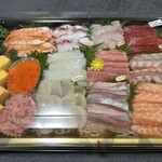 花京院市場 - 元旦の手巻き寿司用のネタ♡ちゃんとお魚のシールが貼ってあり、ありがたいですね♫