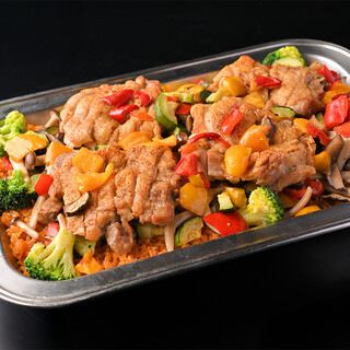 ライブ感満載◎目の前で焼き上げるポーク料理をご堪能あれ