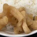 かつや 新橋店 - サービスの壺漬けとメシ