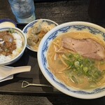 博多麺房 赤のれん - 