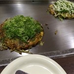 福丸 - 福丸肉玉そば
            
            オタフクソースとうまさと、ネギの甘さがマッチしてうまい (*´ڡ`●)