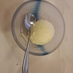 すしざんまい匠 - デザートのバニラアイスクリームです。