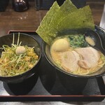 横浜家系ラーメン　翔家 - 料理写真: