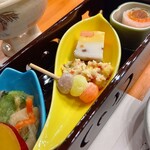 黒部サンバレーホテル - 前菜（秋色三食団子、蟹と湯葉の白和え、海老紅葉）