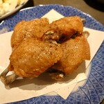 焼鳥酒場 本田商店 - 手羽先の一夜干し素揚げ