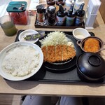 松のや 柏松葉町店 - 特朝ロースかつ定食 (コロッケ) 590円