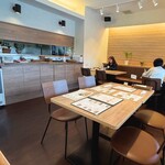 肉とスイーツのお店koyori - 内観