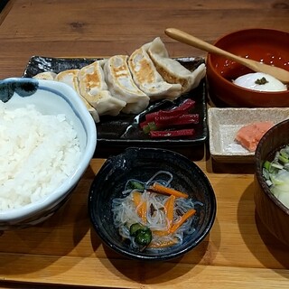 肉汁餃子のダンダダン_0