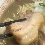 煮干中華そば専門 煮干丸 - この焼豚が美味しい