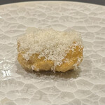 プレゼンテ スギ - ⑨鱧
      頭・中骨オーブン+天然キノコ数種類の鱧スープ
      GV スーパ一鱧
      フリツト　油抜き
      マカダミアナッツロースト