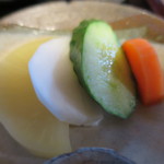 笹の葉 - かつお風味のたくあん、人参、胡瓜、蕪の糠漬けアップ