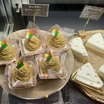 オールデイ ダイニング - 『モンブラン』です。隣の『レアチーズケーキ』も美味しそうでした｡