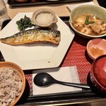 大戸屋 - 料理写真:さばの炭火焼き&肉じゃが定食