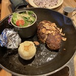 キッチン グリズリー - クラシックハンバーグ、ガーリックソース