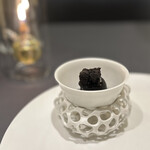 プレゼンテ スギ - ⑪ Sugiのブラックサンター
      フォアグラのテリーヌ　栗　アマゾンカカオ
      硬めのクッキー生地