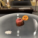 プレゼンテ スギ - ⑱ High&Low ステーキ　シャトーブリアン
      蜂蜜　こおろぎ醤油　山崎12年　生胡椒