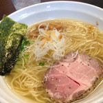 麺や 真登 - 塩ラーメンです。スープが絶品です。