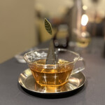 プレゼンテ スギ - ㉔食後のお飲み物　サクラケムシのフン茶