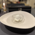 プレゼンテ スギ - ㉒エアーアイス
      ヤマドリダケモドキの泡のアイス
      千葉県産八千代牛乳のヨーグルト