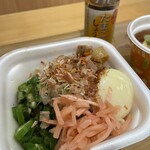 すき家 - 料理写真:店内やのに、プラ容器が味気ない