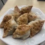 中央亭 - 焼いてから茹でる　ちょっと変わった餃子