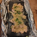 イナホノシズク - せせりの葱塩溶岩焼