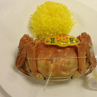 揚州名菜 秦淮春 - 陽澄湖産上海蟹の姿蒸し（雌）：5,940円