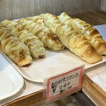 コミネベーカリー - ★粗挽フランク¥264&くるみブレッド¥248❗️